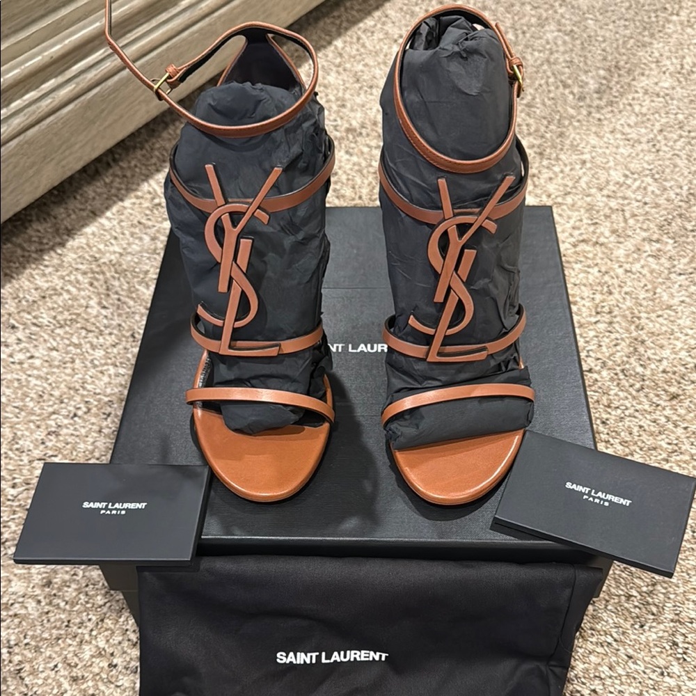 Saint Laurent Cassandra BNIB Tan Heel sandals - Picture 3 of 6